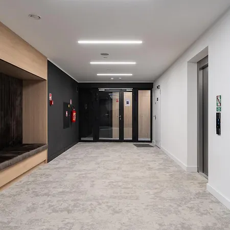 Safari - Plac Wolnosci 6 *