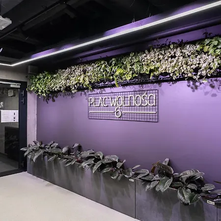 Safari - Plac Wolnosci 6 *